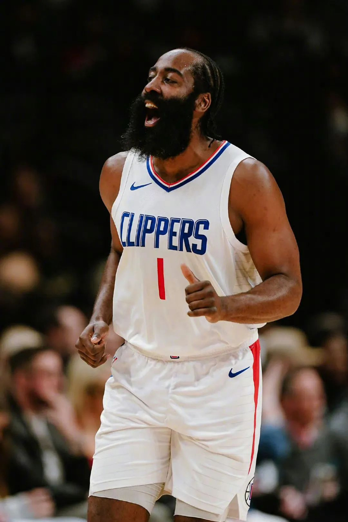 蓝黑门柱再塑？国米考量门将未来布局，解析维卡里奥方案（国米谋划门将线新布局：维卡里奥方案全解析）