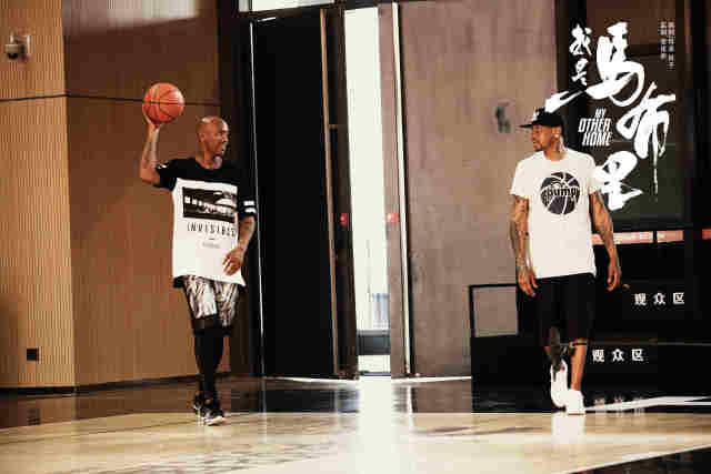 博尼：踢欧冠是我的梦想；今天我们付出了全部，被绝杀很痛苦（博尼：欧冠一直是我的梦想；我们已拼尽全力，遭绝杀令人心碎）