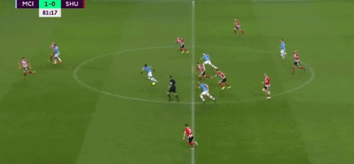 英雄出少年！17岁小胡子凌空抽射：欧冠3连斩创纪录 身价2000万欧（少年成名！17岁“小胡子”凌空破门，欧冠三连斩刷新纪录，身价2000万欧）