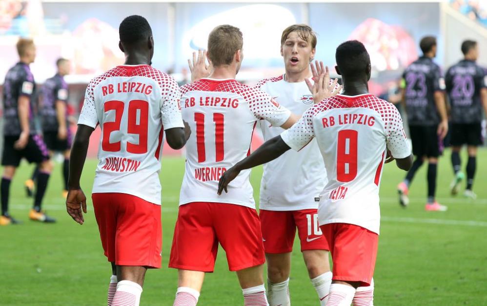 消息人士称，鲁本·阿莫林与曼联在离队问题上存在分歧，同时有欧洲皇室成员对他感兴趣。