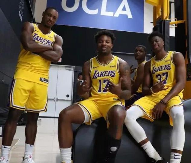 图片报：穆西亚拉已进行射门训练，复出计划仍定于明年1月（图片报：穆西亚拉恢复射门训练，预计明年1月回归）