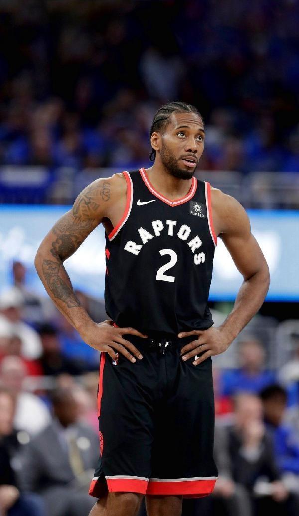 半场战报：米兰0-0拉齐奥，迈尼昂献神扑，红黑军团0射正（半场简报：米兰与拉齐奥互交白卷，迈尼昂神勇扑救，红黑军团零射正）