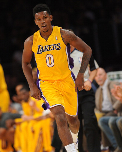 热刺vs布伦特福德前瞻：热刺5轮不胜 主场要擒客小蜜蜂提升士气（热刺迎战布伦特福德前瞻：近5轮未胜，力争主场拿下“小蜜蜂”提振士气）